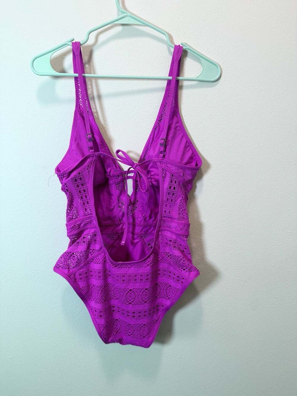 BECCA Color Play Crochet Plunge One-Piece Swimsuit Magenta Size Large - Picture 2 of 5